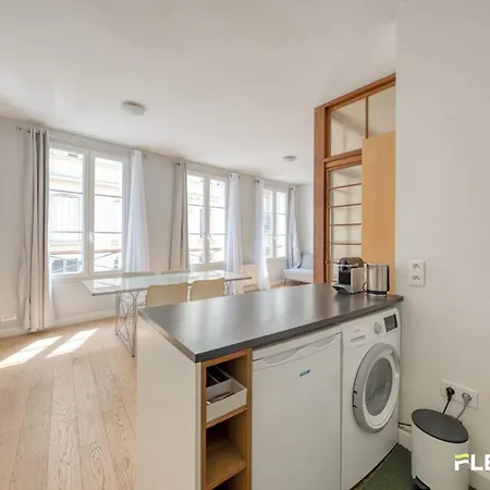 Spacious Latin Quarter 5e Daire